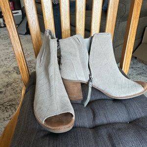 TOMS booty Heels